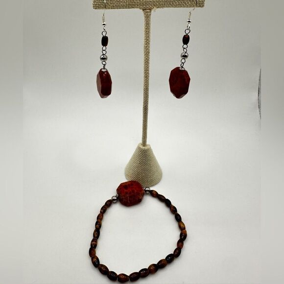 Fire agate stone, tigers eye in silver tone earrings and stretch bracelet set! - Picture 9 of 10